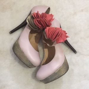 Diva Lounge Lorane Nude Ruffle Color Block Pumps